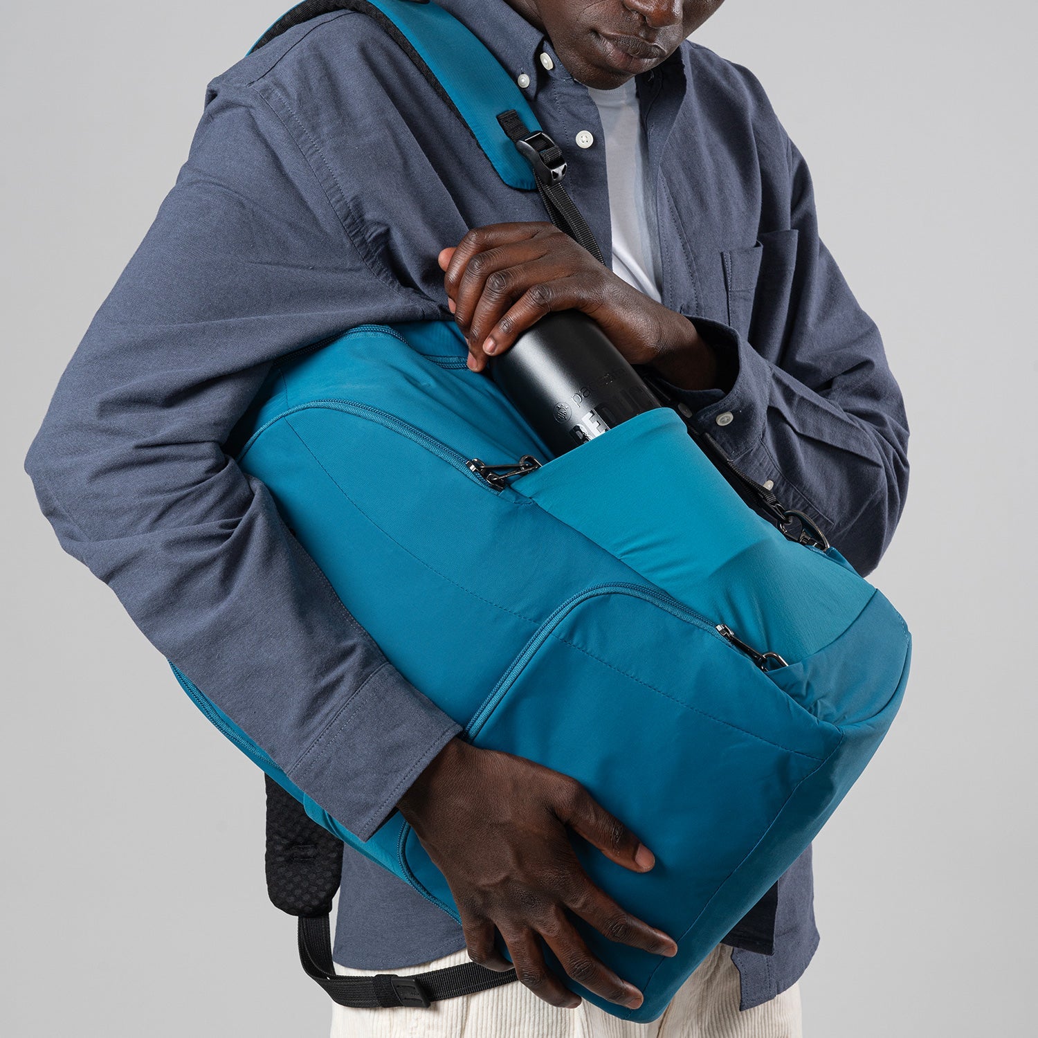 Product image of Pacsafe® LS450 anti-theft 25L backpack Pacsafe® LS450 anti-theft 25L backpack