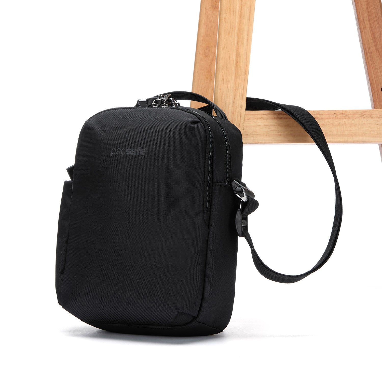 Product image of Pacsafe® V Anti-Theft Tour Crossbody Pacsafe® V anti-theft tour crossbody, Jet Black