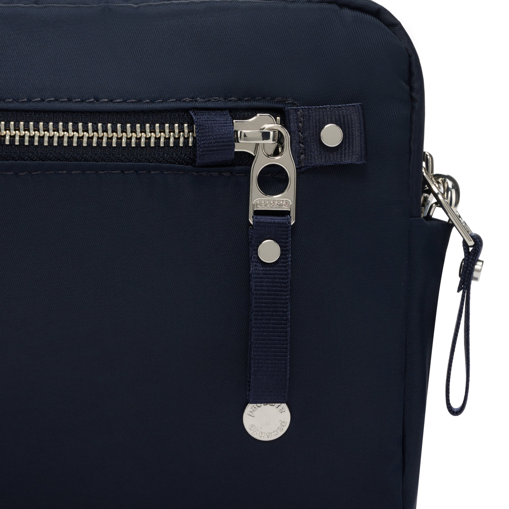 Product image of Pacsafe® W anti-theft 3-in-1 sling Pacsafe® W anti-theft 3-in-1 sling