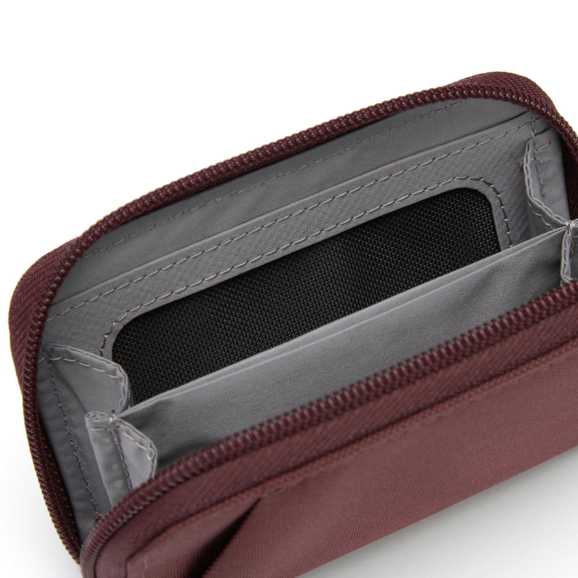 Product image of Pacsafe® RFIDsafe™ RFID blocking card wallet Pacsafe® RFIDsafe™ RFID blocking card wallet