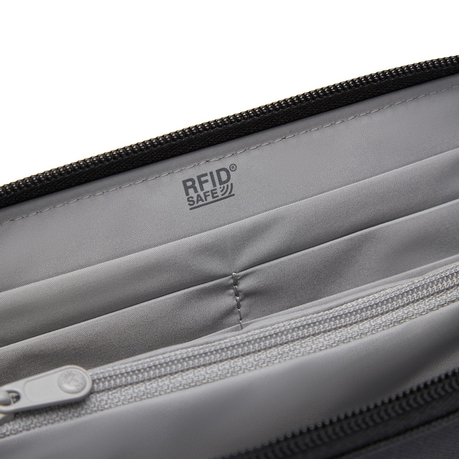 Product image of Pacsafe® RFIDsafe™ RFID blocking continental wallet Pacsafe® RFIDsafe™ RFID blocking continental wallet