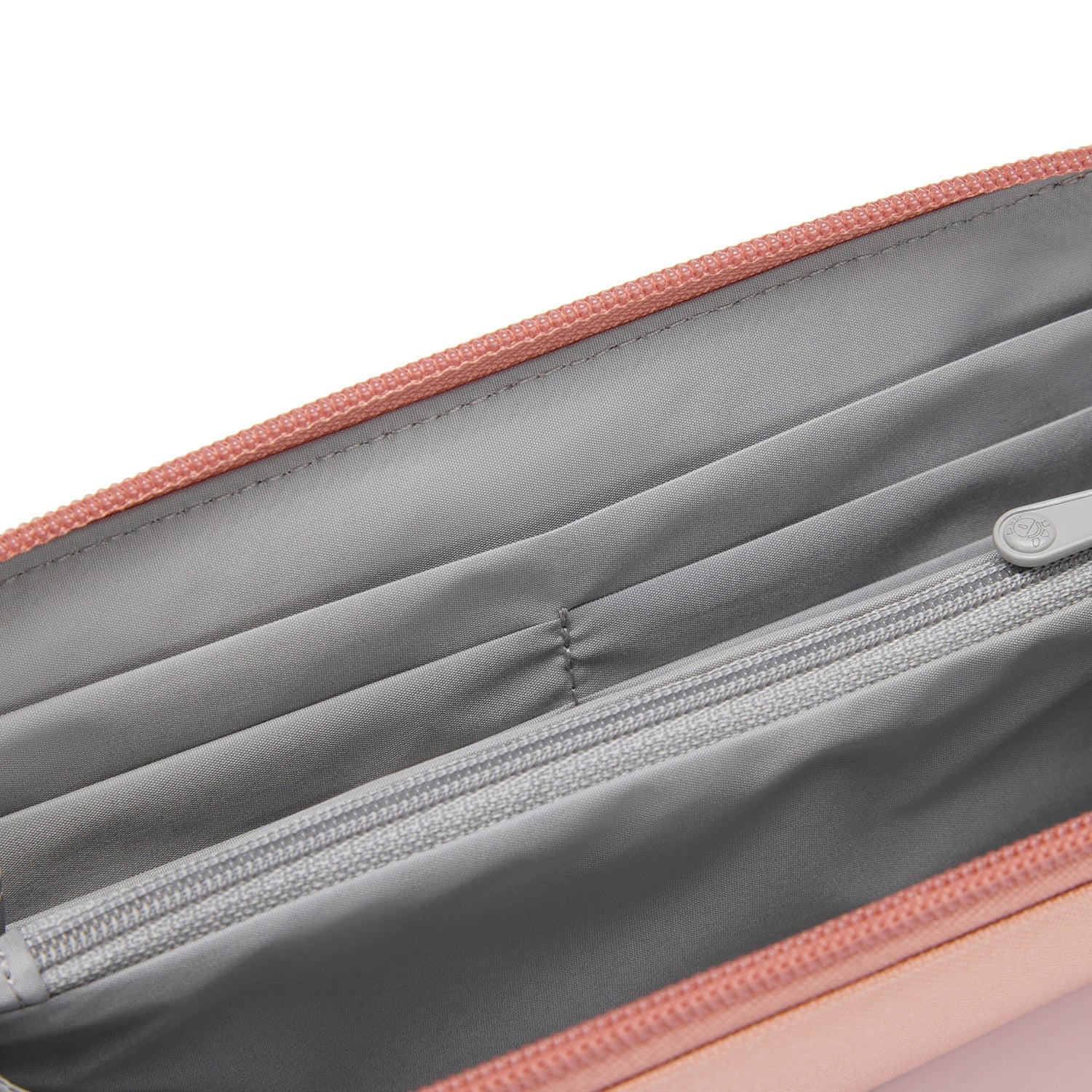 Product image of Pacsafe® RFIDsafe™ RFID blocking continental wallet Pacsafe® RFIDsafe™ RFID blocking continental wallet