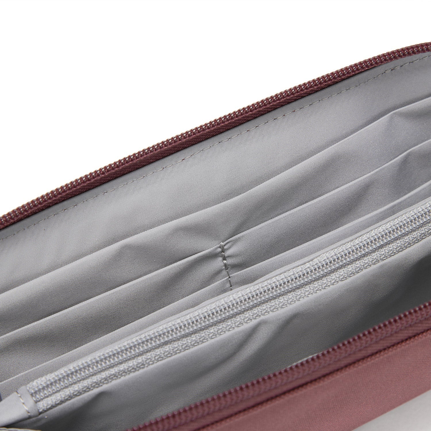 Product image of Pacsafe® RFIDsafe™ RFID blocking continental wallet Pacsafe® RFIDsafe™ RFID blocking continental wallet