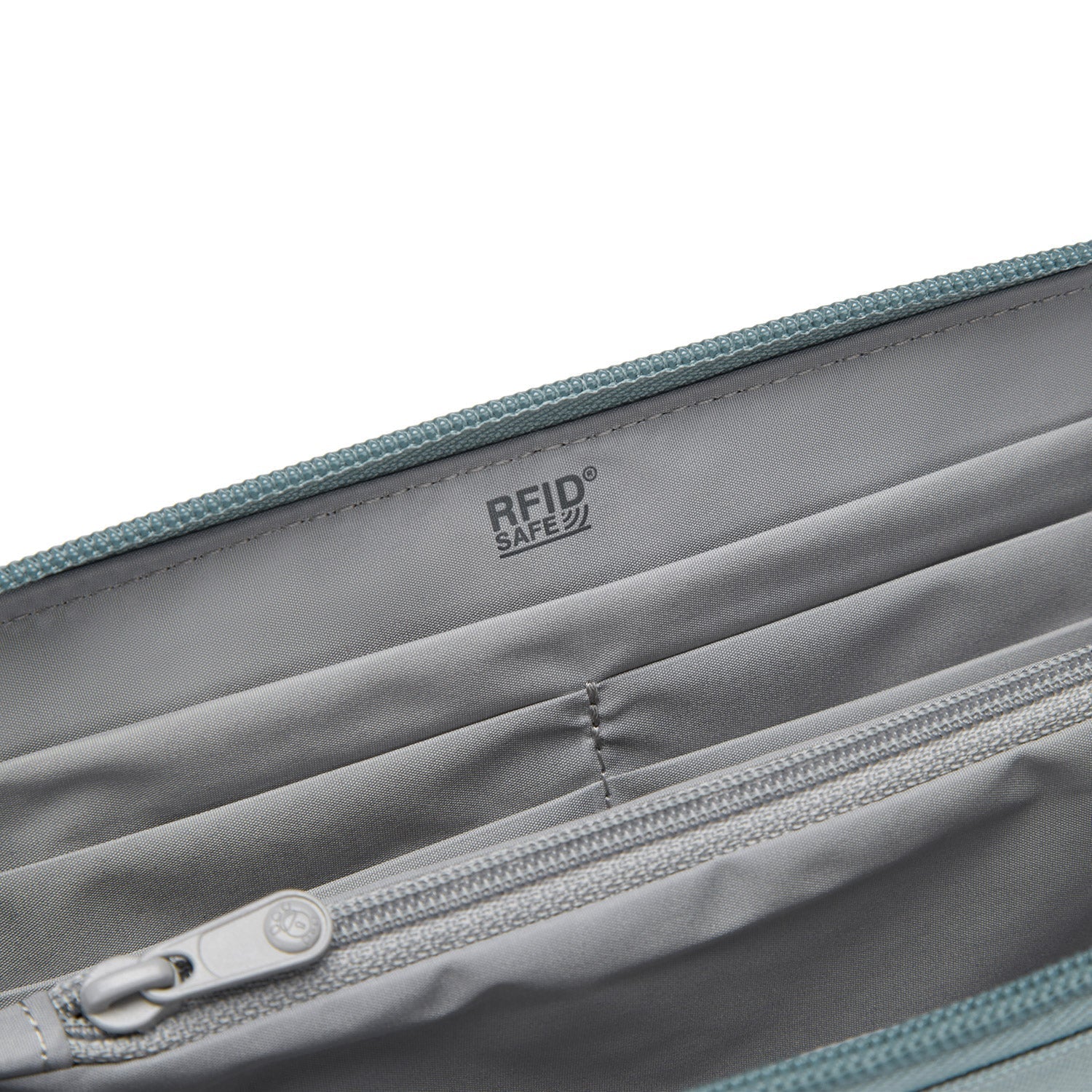 Product image of Pacsafe® RFIDsafe™ RFID blocking continental wallet Pacsafe® RFIDsafe™ RFID blocking continental wallet