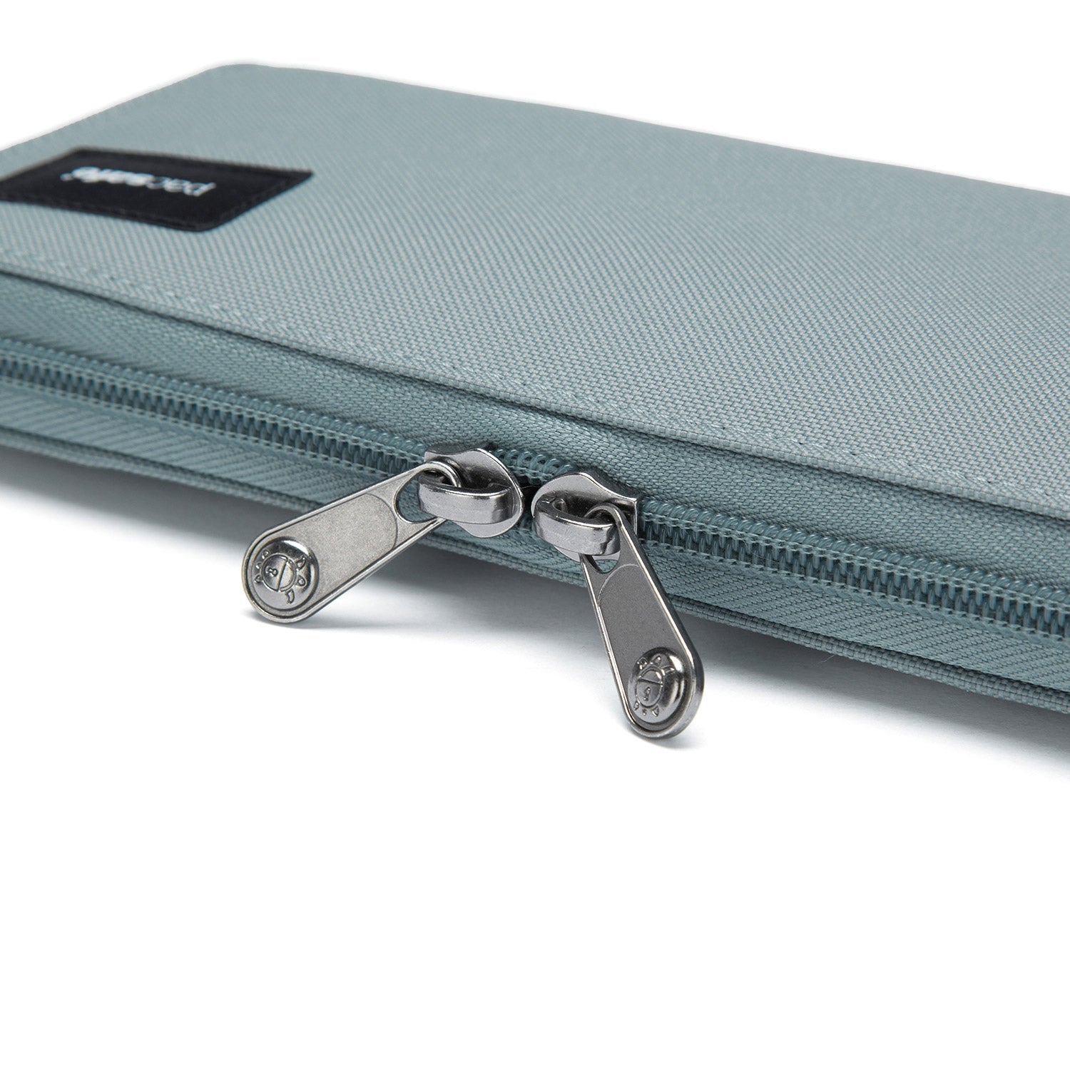 Product image of Pacsafe® RFIDsafe™ RFID blocking continental wallet Pacsafe® RFIDsafe™ RFID blocking continental wallet