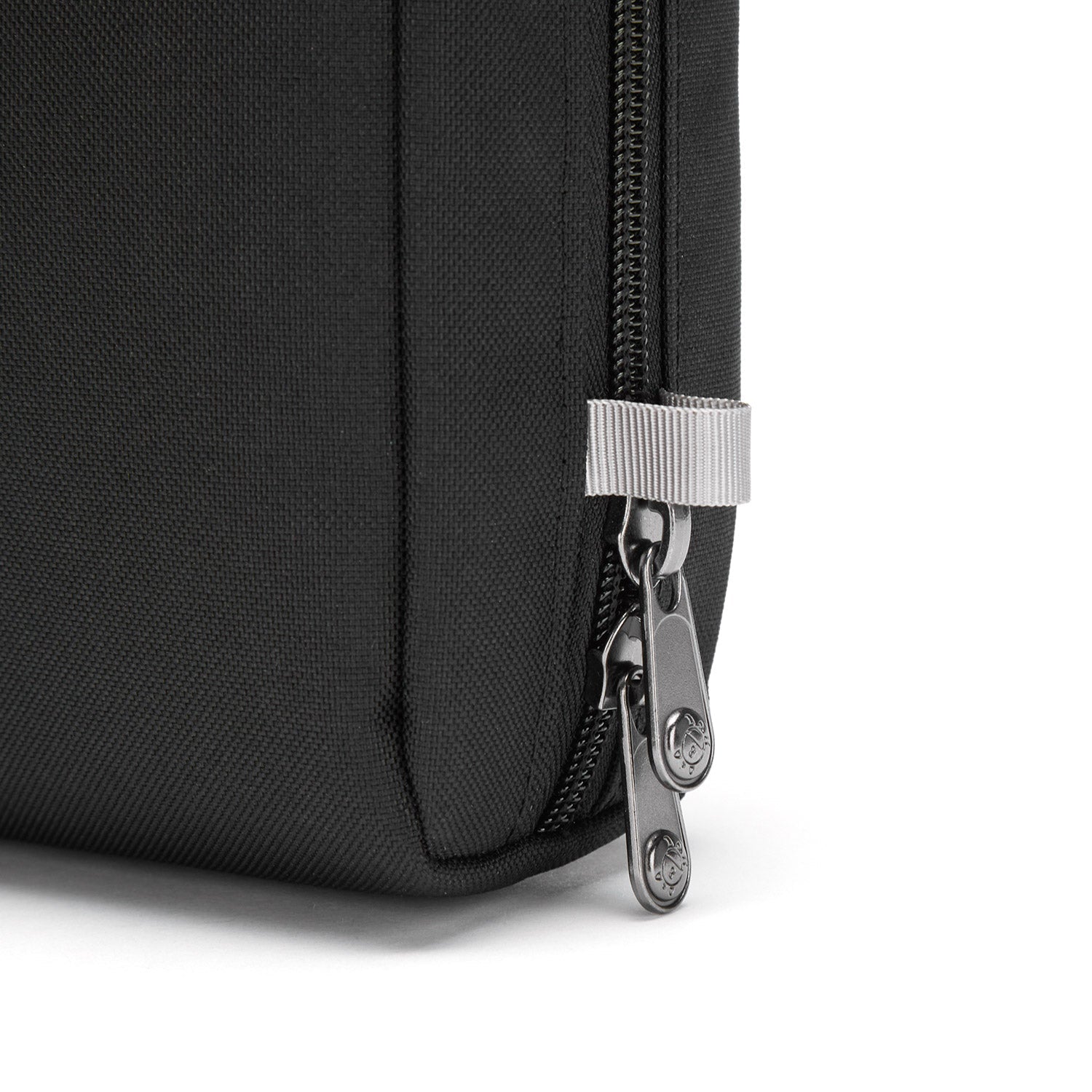 Product image of Pacsafe® RFIDsafe™ RFID blocking gear pouch Pacsafe® RFIDsafe™ RFID blocking gear pouch