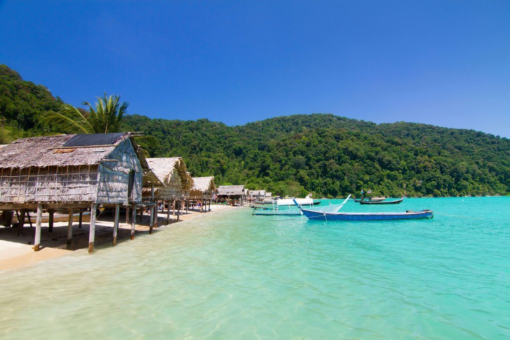 5 Best Places to Swim with Sea Turtles