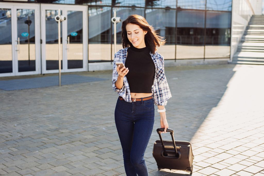 5 Travel Apps to Keep You Safe While Traveling