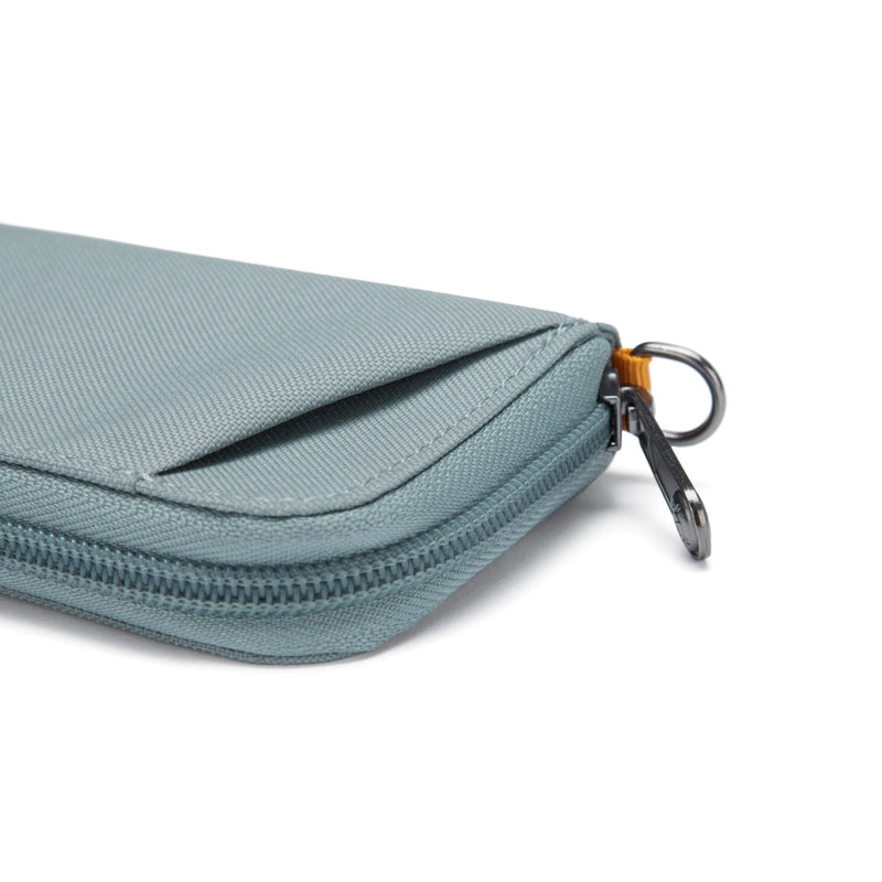 Pacsafe® RFIDsafe™ RFID blocking card wallet, Fresh Mint