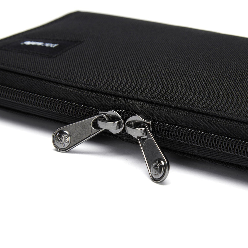 Pacsafe® RFIDsafe™ RFID blocking continental wallet, Jet Black