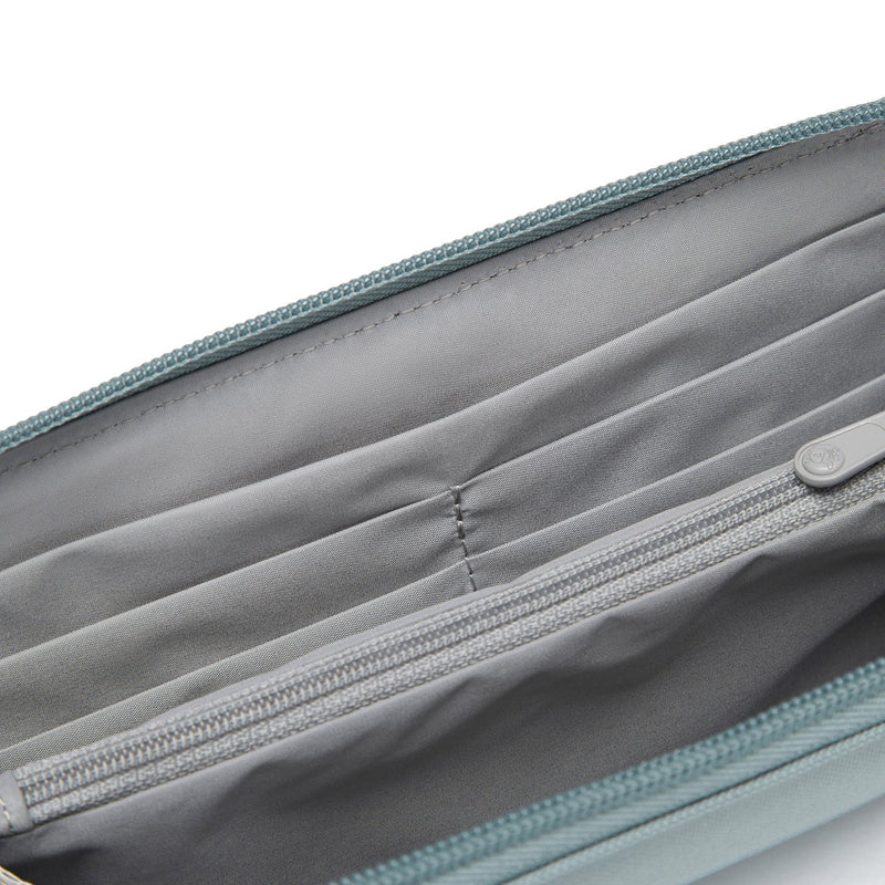 Pacsafe® RFIDsafe™ RFID blocking continental wallet, Fresh Mint
