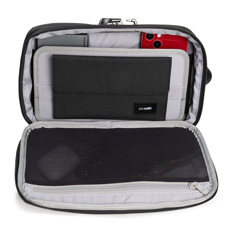Pacsafe® RFIDsafe™ RFID blocking gadget pouch, Black